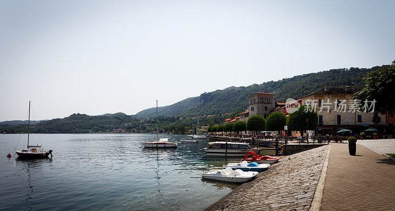 Lago d'Orta附近的Pella海滨